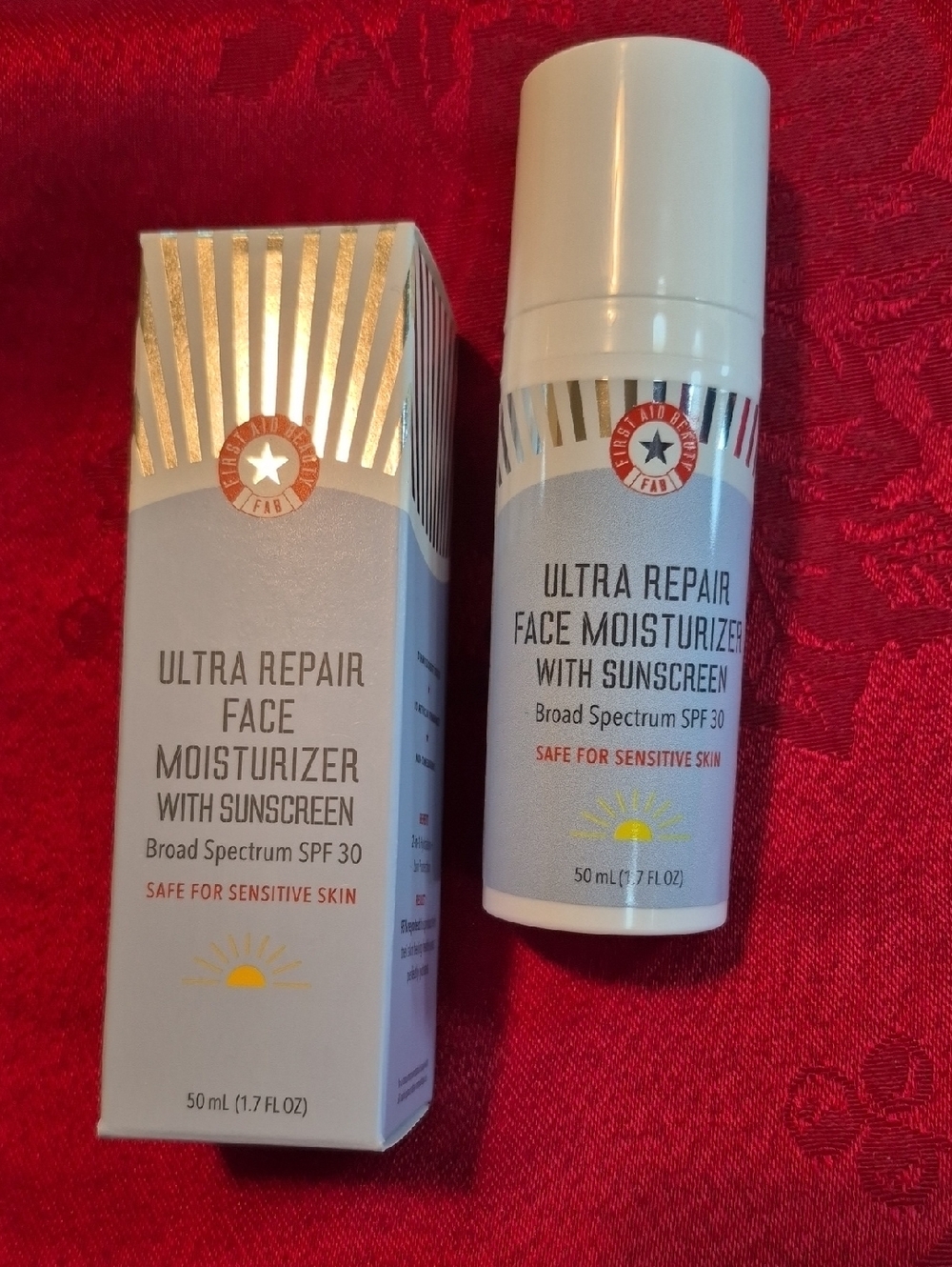 First Aid Beauty Ultra Repair Face Moisturizer with Sunscreen SPF 30 - White
